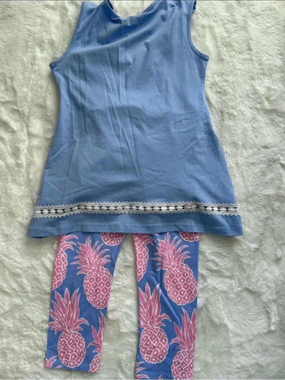 NWT Three Friends Lola Capri Set